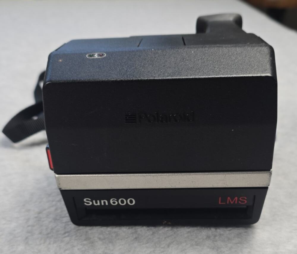 Polaroid Sun 600 LMS Instant Film Flash Land Vintage Camera